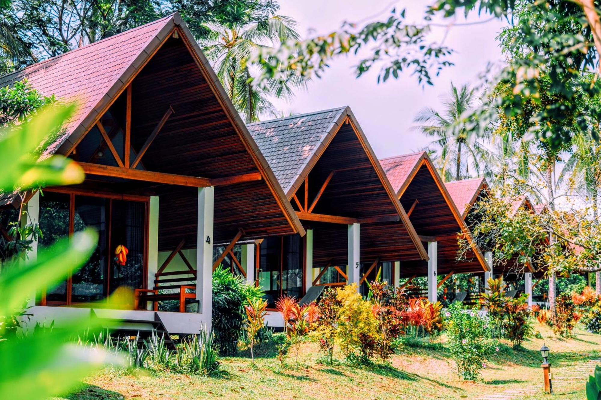 Phayamas Private Beach Resort And Island Brew - Adults Only Koh Phayam Room photo